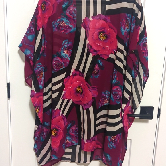 👙🏖️ Swim Cover Up with beading - Picture 4 of 4